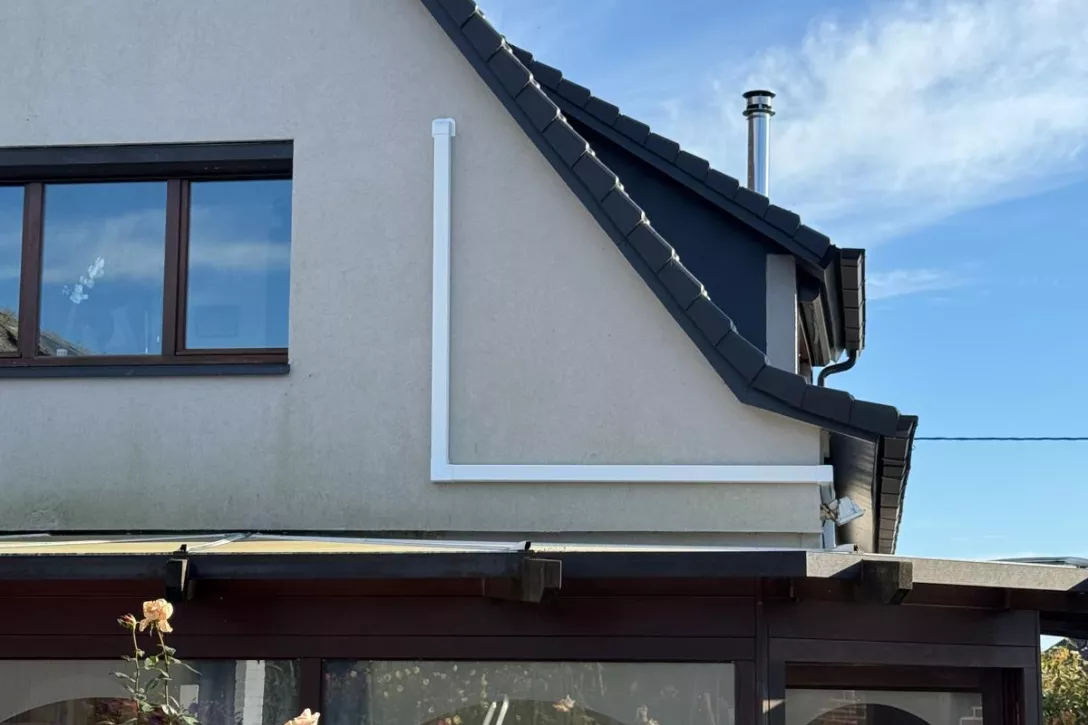 Plaatsen kabelgoten Airco